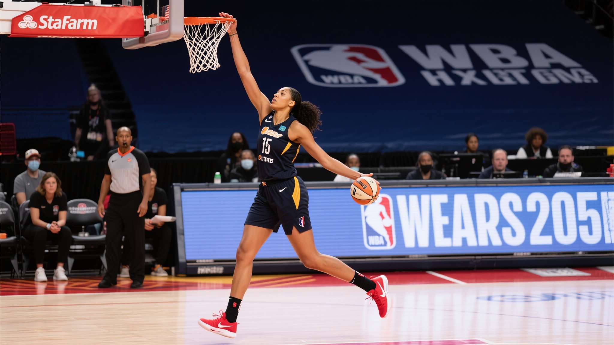她为张子宇打样!李月汝替补出战4分钟仅3分 女姚明或不适合WNBA