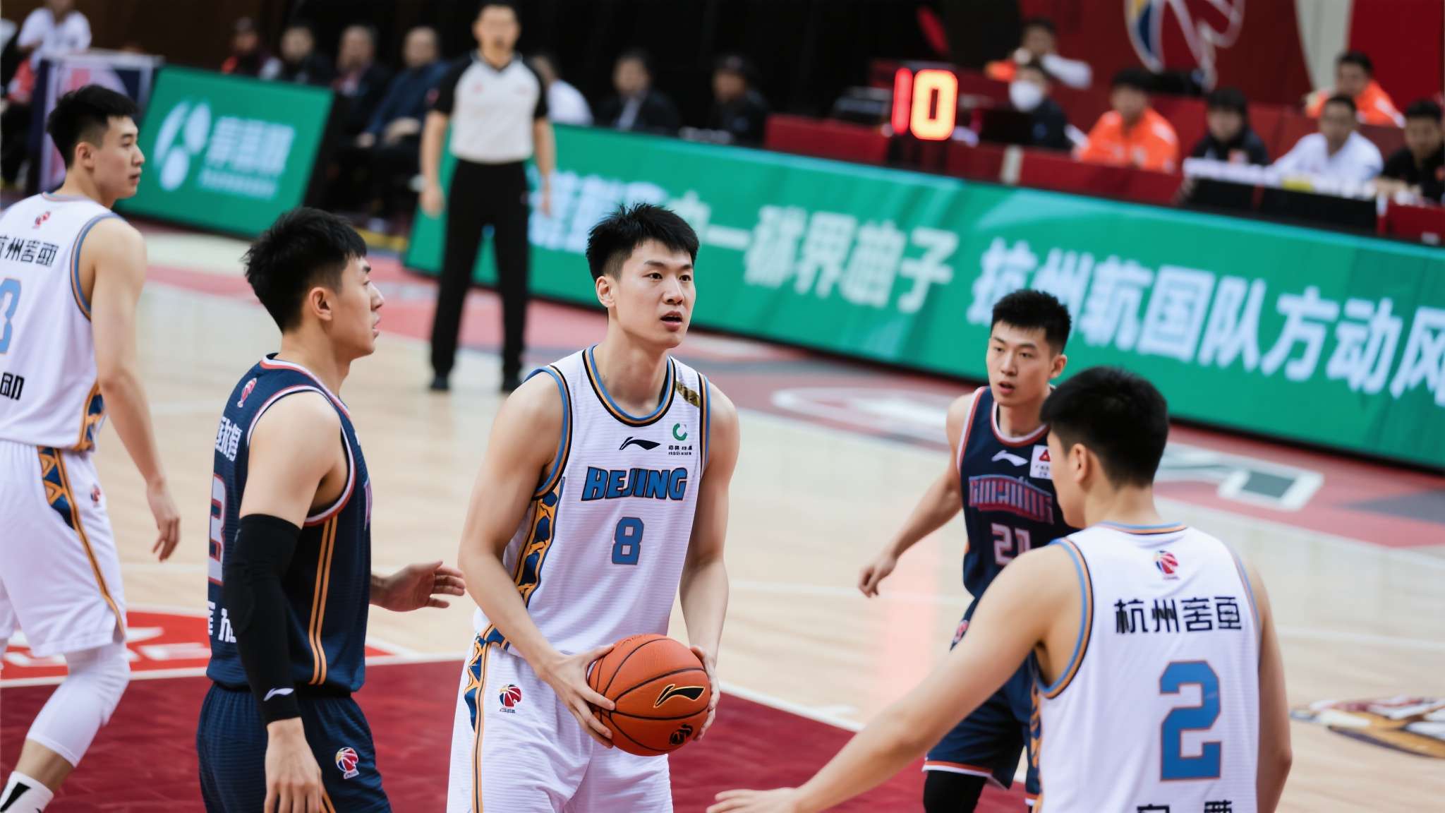 王博:大家的斗志要比第一场要好 孙铭徽是否复出回杭州看训练情况